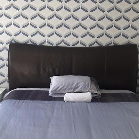 Superking Bedroom Close To The A30 Camborne Dış mekan fotoğraf