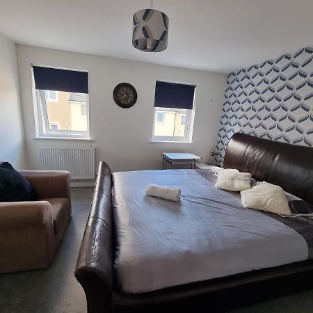 Superking Bedroom Close To The A30 Camborne Dış mekan fotoğraf