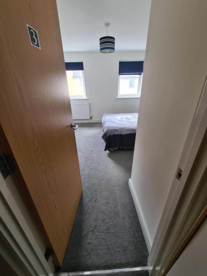 Superking Bedroom Close To The A30 Camborne Dış mekan fotoğraf