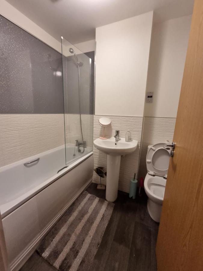 Superking Bedroom Close To The A30 Camborne Dış mekan fotoğraf